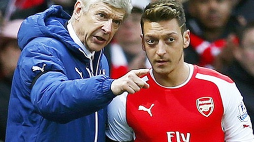 Wenger: Scholes đã nhầm, Oezil làm việc rất chăm chỉ