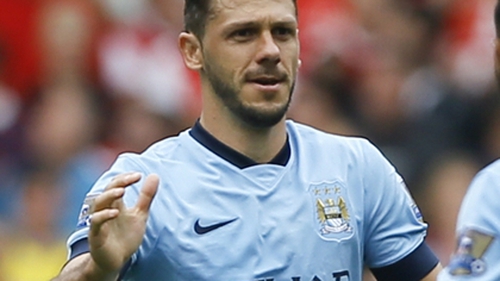 Martin Demichelis được Man City gia hạn hợp đồng