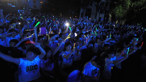 Tắt điện 1 giờ mở màn hưởng ứng Giờ Trái đất 2015