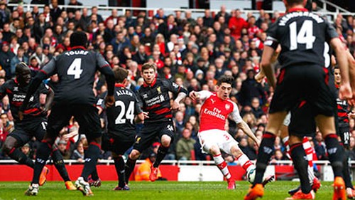 Arsenal - Liverpool 4-1: Arsenal mơ ngai vàng, Liverpool giương cờ trắng