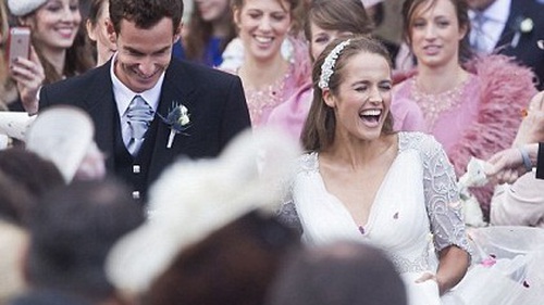 CHÙM ẢNH: Andy Murray và Kim Sears lên xe hoa trong vòng tay người hâm mộ