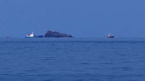 Thợ lặn tìm thấy nhiều mảnh vỡ 2 máy bay Su 22