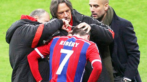 Mâu thuẫn nội bộ ở Bayern Munich: Khi Pep Guardiola cũng đòi làm… bác sĩ