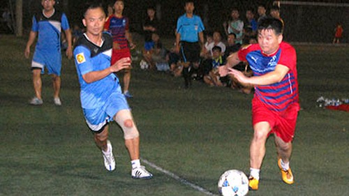 Văn Quyến lập hat-trick, FC Chương Dương đại thắng