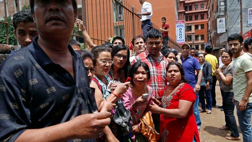 VIDEO động đất mới nhất ở Nepal: Những tòa nhà đổ sụp, những con người hoảng loạn