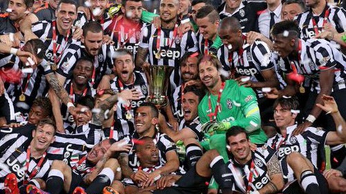 Juventus - Lazio 2-1: Pirlo tỏa sáng, Juve đoạt Cúp Ý, chờ đánh bại Barca để 'ăn ba'