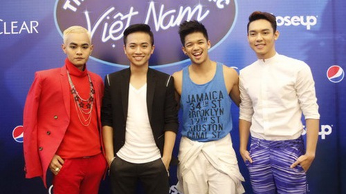 'Chiến đấu' với nhạc ngoại, Top 8 Vietnam Idol không làm BGK xấu mặt trước Mark Walton