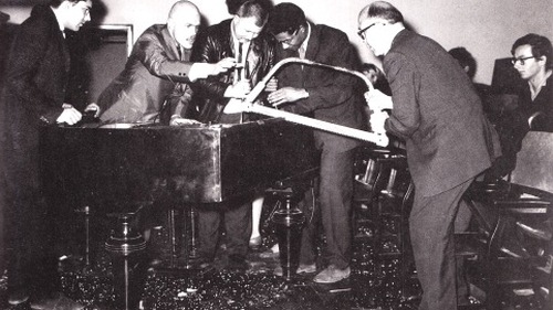 FLUXUS - trào lưu nghệ thuật 'trôi' (Kỳ 9 & hết): FLUXUS sống mãi