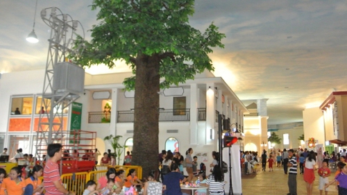 Làm gì để trẻ không lạm dụng iPad, smartphone?: Nơi các bé tập làm phi công, họa sĩ, nhà báo...