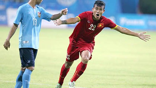 Hậu vệ Thanh Hiền dành bàn thắng tặng con trai