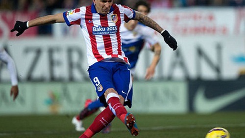 CẬP NHẬT tin sáng 10/6: Man United tiến sát Mandzukic. Cầu thủ Na Uy bị đuổi vì gọi đối thủ là 'thằng gay'