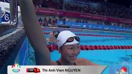 Lần thứ 8 phá kỉ lục SEA Games 2015, Ánh Viên đã cười rất tươi