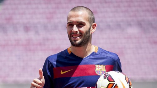 Del Bosque cảnh báo tân binh của Barca