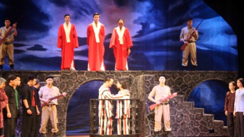 Xem kịch 'Bỉ vỏ': Vai diễn 'nặng', diễn viên cũng... thấm mệt