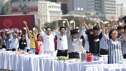 'Vua đầu bếp' 2015 mời nghệ sĩ tranh tài với thí sinh