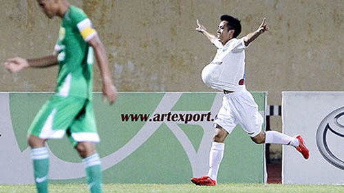 Hà Nội T&T - XSKT Cần Thơ: Văn Quyết là 'người hùng'