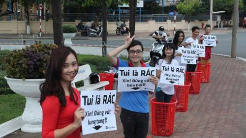 'Tui là Rác’, 'Sách hóa nông thôn' và sự phán xét vô cảm