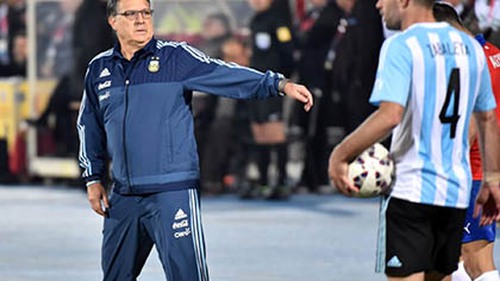 Argentina trắng tay vì Tata Martino quá kém!
