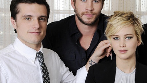 Diễn viên 'Húng nhại 2' ngủ thân mật bên nhau trong ngày quay cuối cùng