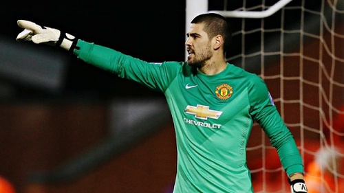 CHUYỂN NHƯỢNG ngày 12/7: Valdes ở lại Man United. Roma sắp có Edin Dzeko