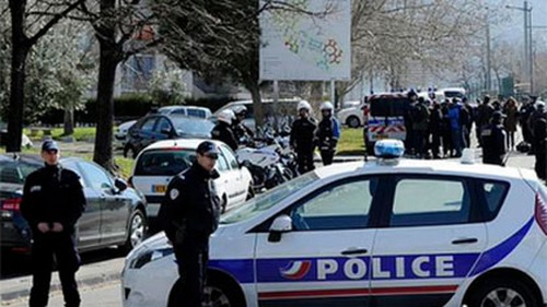 Pháp can thiệp nhanh, giải cứu thành công nhiều người bị bắt làm con tin ở Paris