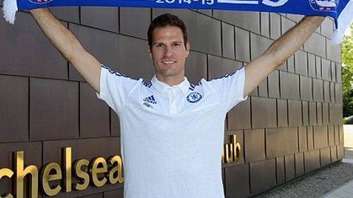 Chelsea CHÍNH THỨC chiêu mộ thủ môn Begovic với giá 8 triệu bảng