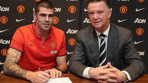 Mâu thuẫn ở Man United: Van Gaal tuyên bố loại bỏ Valdes vì bất tuân lệnh