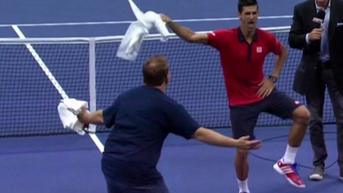 VIDEO: Novak Djokovic 'nhảy ngựa' ăn mừng chiến thắng
