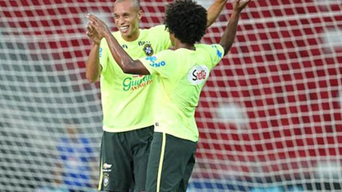 Miranda và Willian: Những vệ sĩ của Dunga