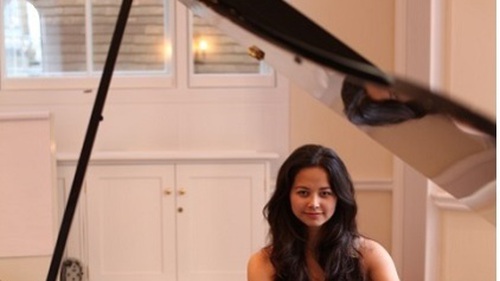 Pianist Mai Charissa: Mê đắm piano, vẫn mơ thành kế toán