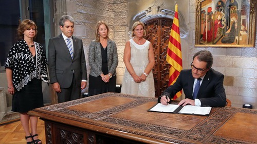 Vì sao EU 'phát sốt' khi vùng Catalonia tiếp tục đòi ly khai khỏi Tây Ban Nha?