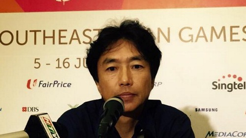 Giáo sư thể thao và cậu học trò bóng đá Việt