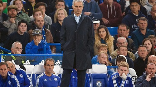 Mourinho nên học đội nữ Chelsea
