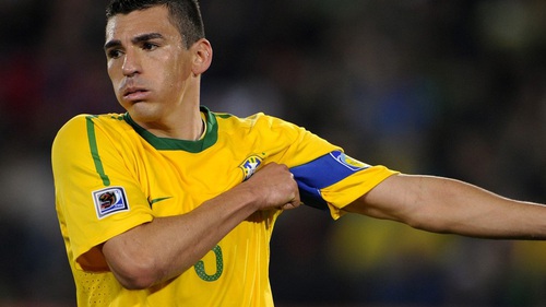 Lucio: 'Coutinho nên từ chối Barcelona để ở lại Liverpool'