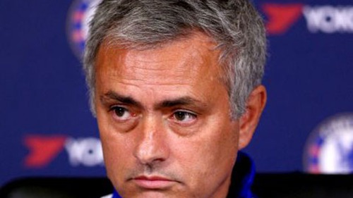 Jose Mourinho còn 2 trận để tự cứu lấy mình