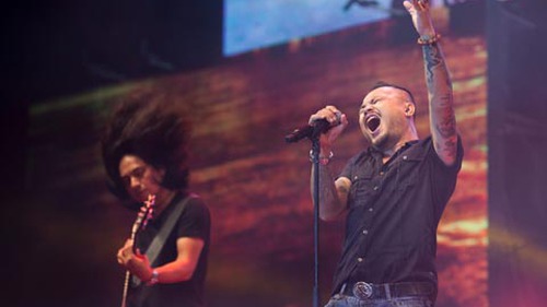 Guitar Tuấn Hùng nói về Trần Lập: “Người anh cả của chúng ta rất mạnh mẽ và kiên cường”