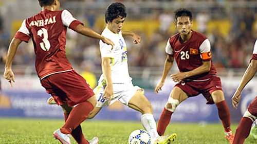 BLV Vũ Quang Huy: 'Công Phượng đẳng cấp hơn so với phần còn lại'