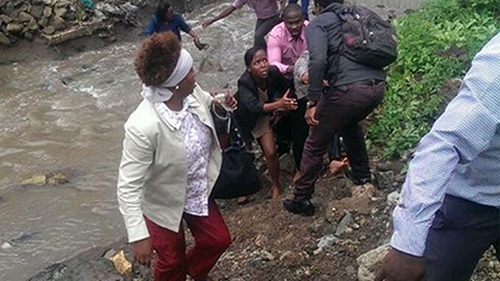 Tưởng diễn tập là khủng bố, sinh viên đại học hàng đầu Kenya thi nhau nhảy lầu