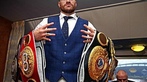 Tyson Fury bị tước đai vô địch hạng nặng vì tái đấu với Klitschko