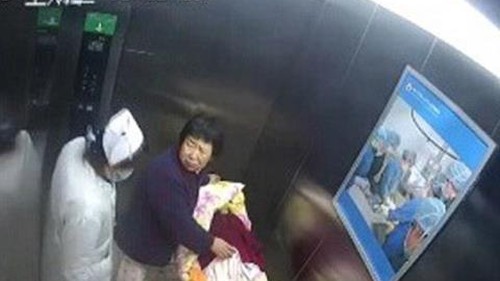 VIDEO: Bắt quả tang 'mẹ mìn' ngang nhiên vào bệnh viện bắt cóc trẻ sơ sinh