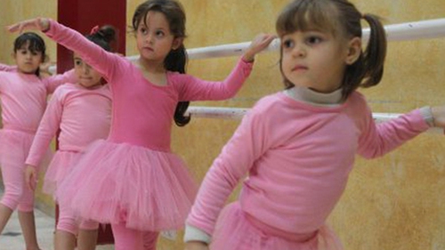 VIDEO: Lớp học múa ballet giữa vùng chiến sự Dải Gaza