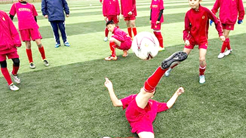 Bao giờ Trung Quốc có... đội bóng Thiếu Lâm?