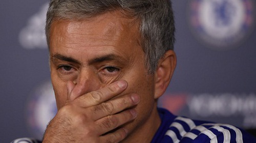 Từ chuyện Mourinho tố bị phản bội: 'Bẻ ghế' HLV chỉ còn là hiện tượng