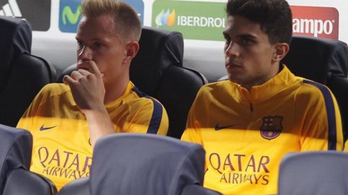 Luis Enrique không trọng dụng, Ter Stegen và Bartra có thể rời Barca