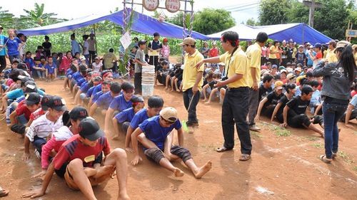 Teambuilding: Chơi 'Đua thuyền trên cạn' như thế nào?