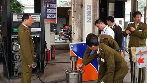 Vụ 2 cây xăng gian lận bằng điều khiển từ xa: Bắt khẩn cấp thêm 4 đối tượng