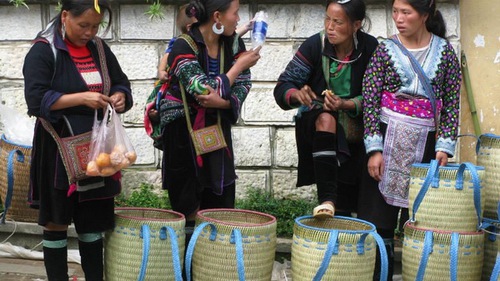 Video du lịch: Đi chợ của người H'mong, người Dao ở Sapa