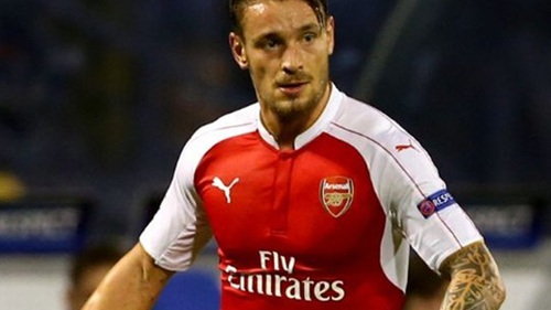 Arsenal cho Bordeaux mượn Debuchy đến cuối mùa