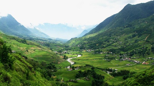 Ăn cơm cùng người Giáy, ngủ homestay, đi bộ 30km/ngày ở Sapa...