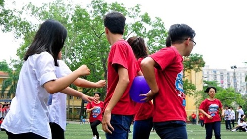 Video Teambuilding: Trò chơi kẹp bóng (phiên bản 2)